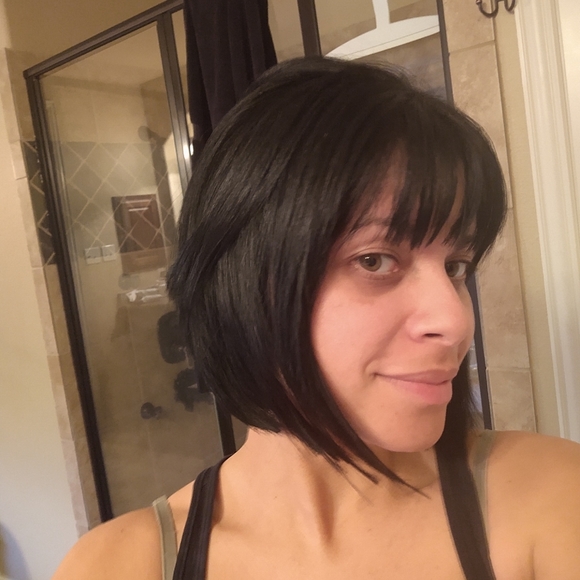 Meet your Posher, Priscila - Picture 1 of 1